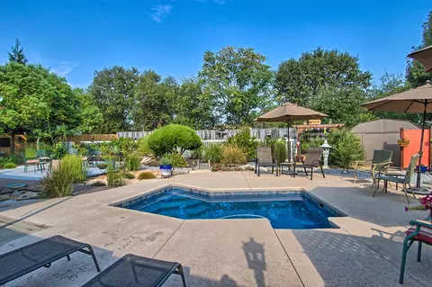 2620 Evergreen Way, Redding, CA 96001 photo 4