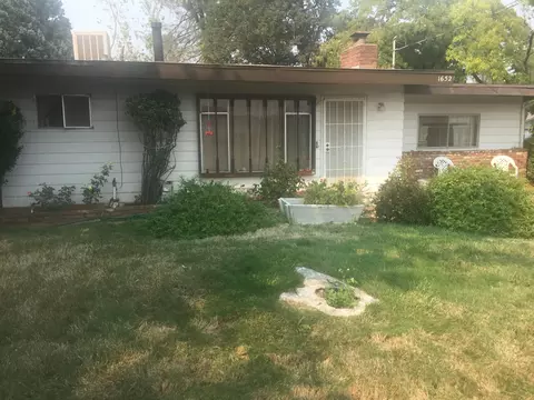 1652 Riviera Dr, Redding, CA 96001 photo 1