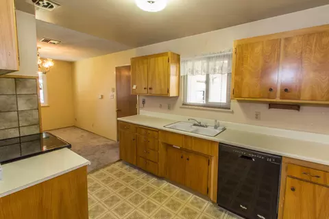 2725 Alfreda Way, Redding, CA 96002 photo 4