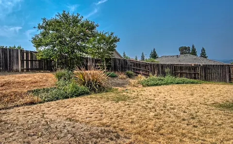 1152 Coggins St, Redding, CA 96003 photo 38
