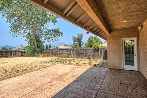 1152 Coggins St, Redding, CA 96003 photo 33