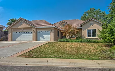 1152 Coggins St, Redding, CA 96003 photo 2