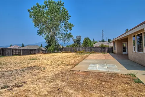 1152 Coggins St, Redding, CA 96003 photo 36