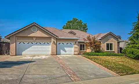 1152 Coggins St, Redding, CA 96003 photo 1