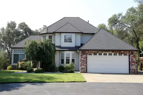 3366 Middleton Ln, Redding, CA 96002 photo 7