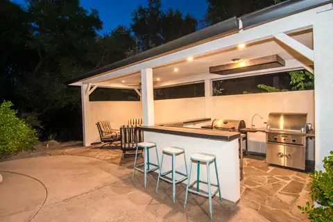 3366 Middleton Ln, Redding, CA 96002 photo 4