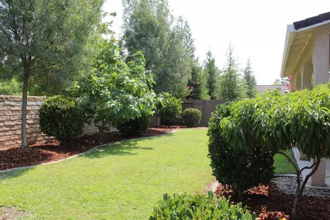 653 Yolla Bolly Trl, Redding, CA 96003 photo 13