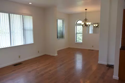 861 Blackstone Ct, Redding, CA 96003 photo 8