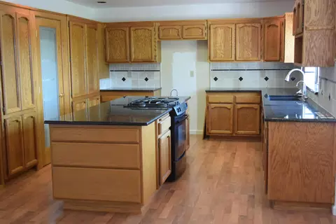 861 Blackstone Ct, Redding, CA 96003 photo 2