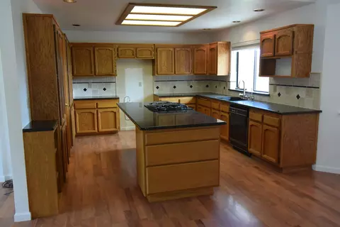 861 Blackstone Ct, Redding, CA 96003 photo 3