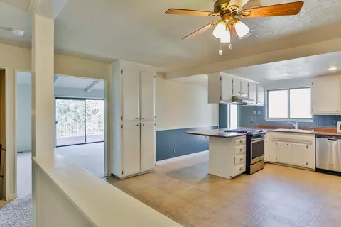 2680 Starlight Blvd, Redding, CA 96001 photo 4