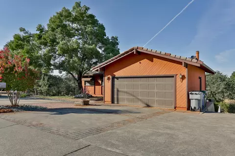 2680 Starlight Blvd, Redding, CA 96001 photo 1