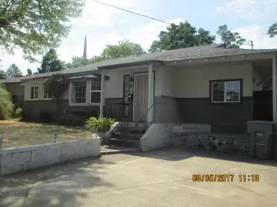 1104 4th St, Redding, CA 96002 photo 1