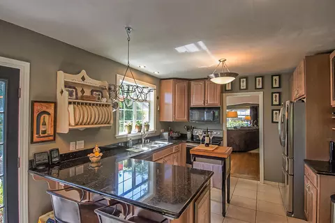 2361 Cliff Dr, Redding, CA 96001 photo 9