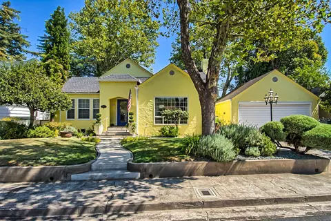 2361 Cliff Dr, Redding, CA 96001 photo 1
