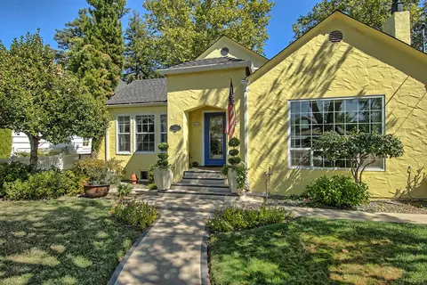 2361 Cliff Dr, Redding, CA 96001 photo 3