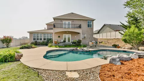 2178 Terra Nova Dr, Redding, CA 96003 photo 2