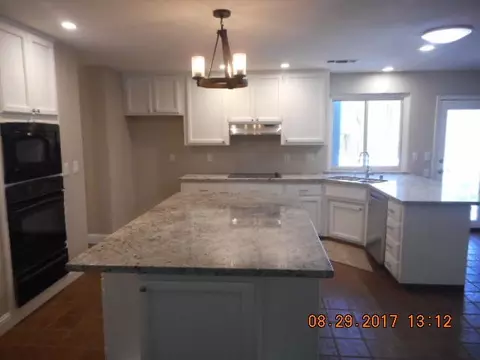 3920 Riverview Dr, Redding, CA 96001 photo 1