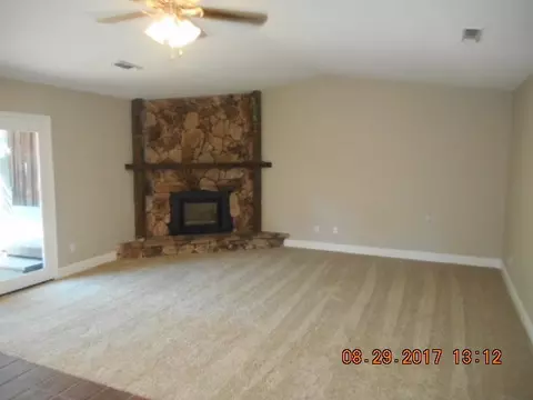 3920 Riverview Dr, Redding, CA 96001 photo 13