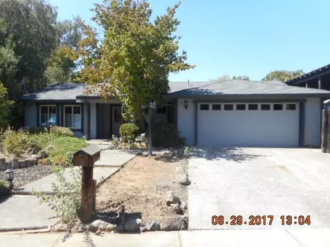 3920 Riverview Dr, Redding, CA 96001 photo 3