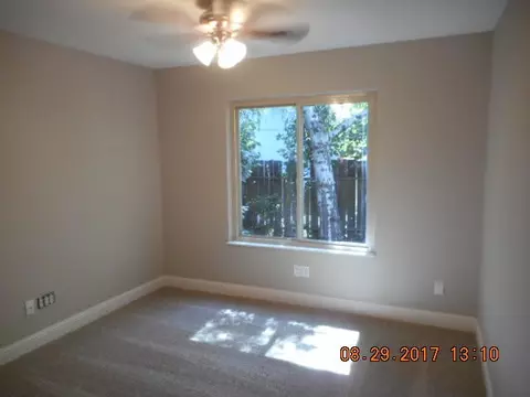 3920 Riverview Dr, Redding, CA 96001 photo 9