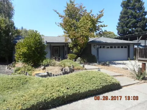 3920 Riverview Dr, Redding, CA 96001 photo 2