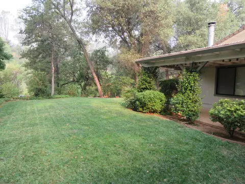 1461 Edgewood Dr, Redding, CA 96003 photo 5