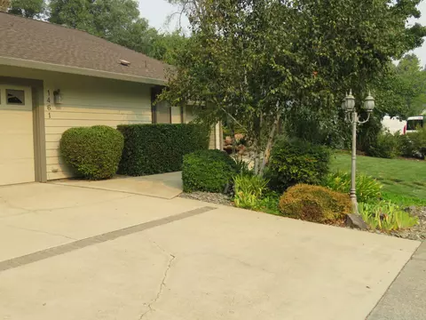 1461 Edgewood Dr, Redding, CA 96003 photo 2