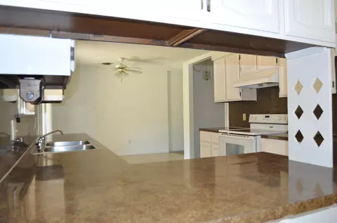 3985 Oro St, Redding, CA 96001 photo 4