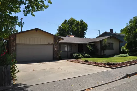 3985 Oro St, Redding, CA 96001 photo 1