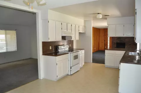 3985 Oro St, Redding, CA 96001 photo 3