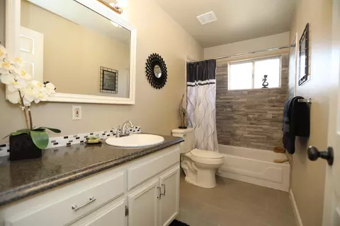 6560 Riverside Dr, Redding, CA 96001 photo 9