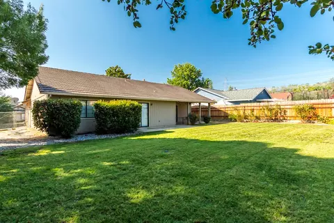4446 Tralee Ln, Redding, CA 96001 photo 2