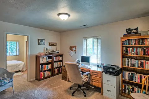 222 Wilshire Dr, Redding, CA 96002 photo 23