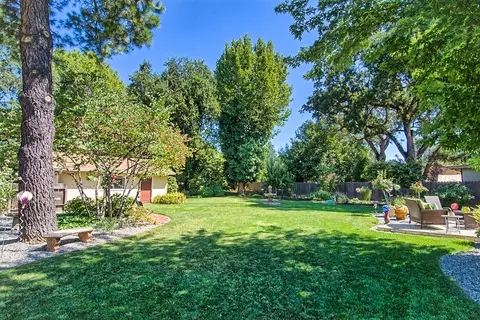 222 Wilshire Dr, Redding, CA 96002 photo 40