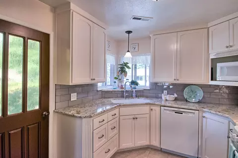 222 Wilshire Dr, Redding, CA 96002 photo 14