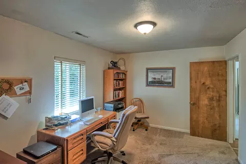 222 Wilshire Dr, Redding, CA 96002 photo 22