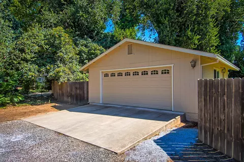 222 Wilshire Dr, Redding, CA 96002 photo 42