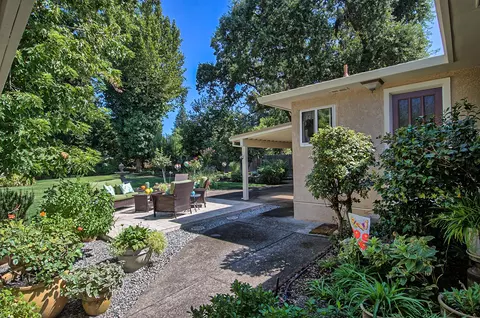 222 Wilshire Dr, Redding, CA 96002 photo 31