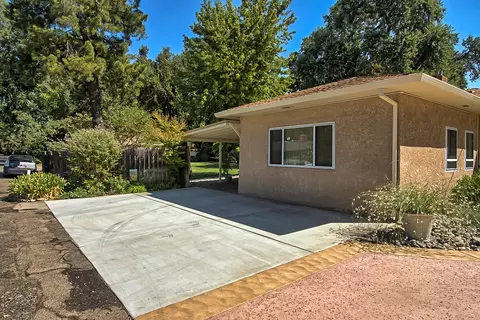 222 Wilshire Dr, Redding, CA 96002 photo 9