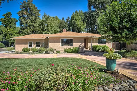 222 Wilshire Dr, Redding, CA 96002 photo 4