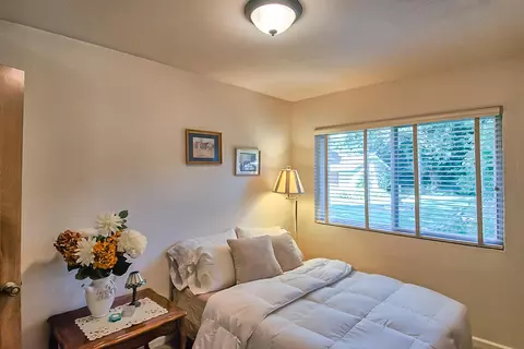 222 Wilshire Dr, Redding, CA 96002 photo 24