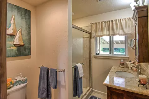 222 Wilshire Dr, Redding, CA 96002 photo 21