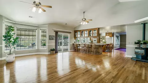 21861 Tranquil Ln, Anderson, CA 96007 photo 4