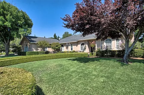4332 Brittany Dr, Redding, CA 96002 photo 2