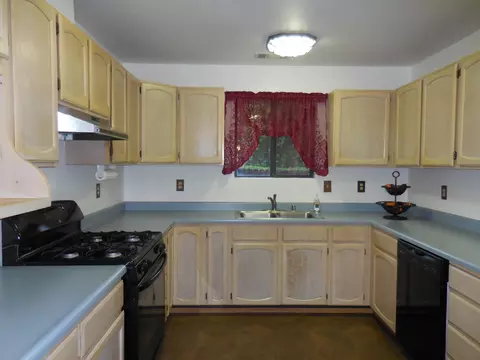 6855 Irving Rd, Redding, CA 96001 photo 10