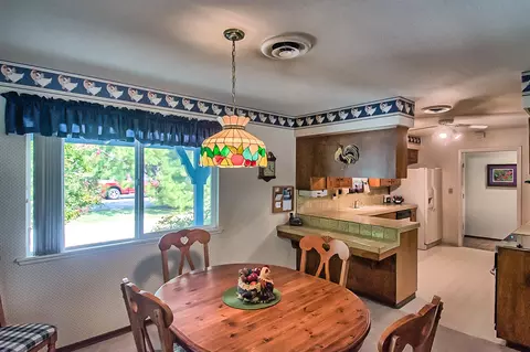 657 Gary Ct, Redding, CA 96002 photo 12