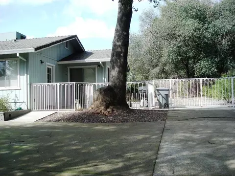 2710 Churn Ct, Redding, CA 96002 photo 2