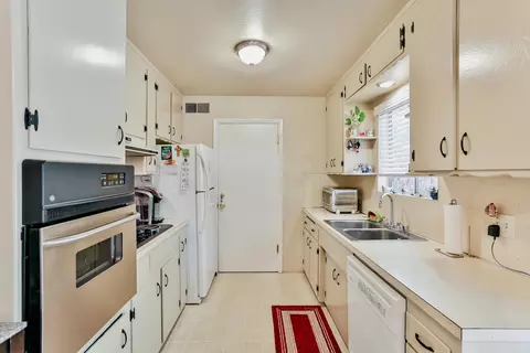 2530 S Waverly Ave, Redding, CA 96001 photo 13