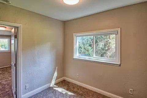 1313 Walnut Ave, Redding, CA 96001 photo 17